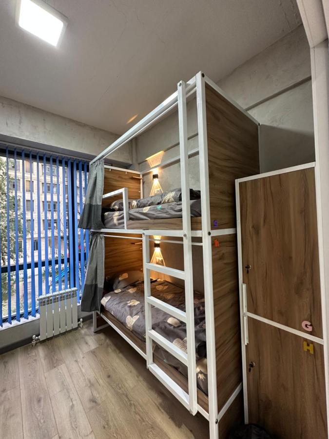 Izzzi Hostel Bisjkek Eksteriør bilde